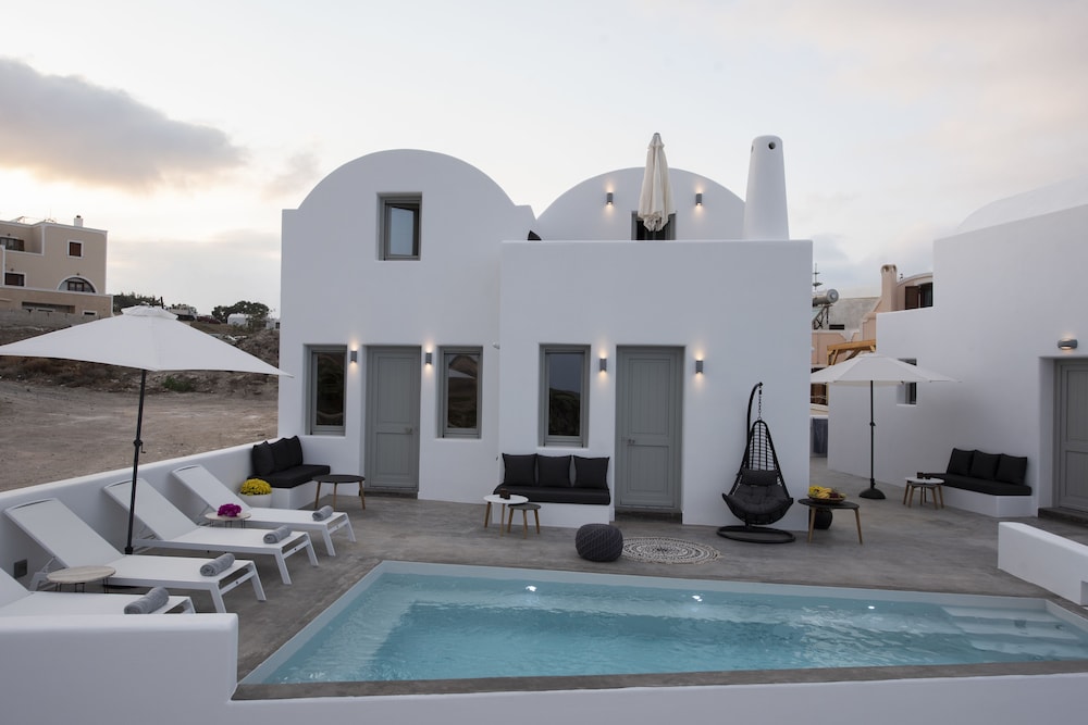White Orchid Luxury Suites 24/50