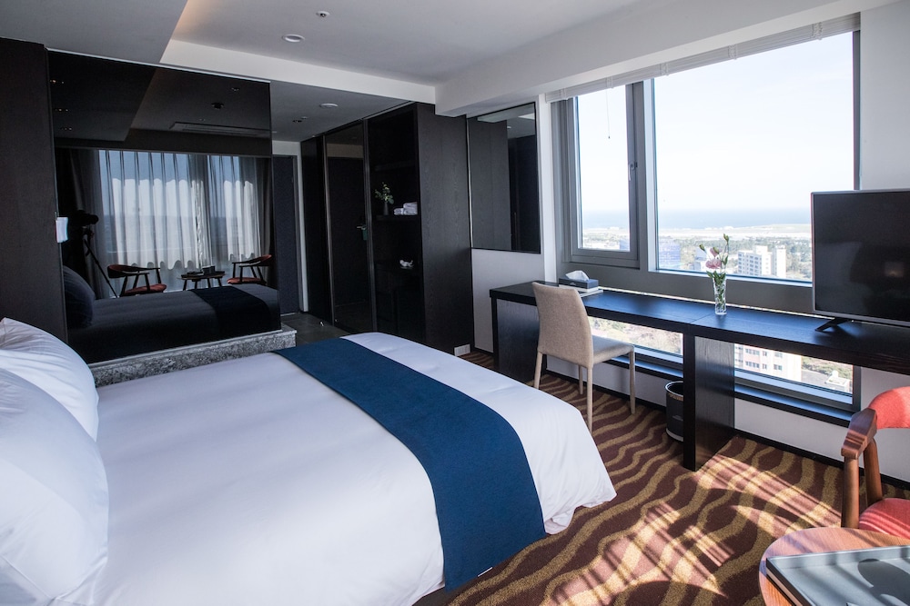 Gloucester Hotel Jeju 34/57