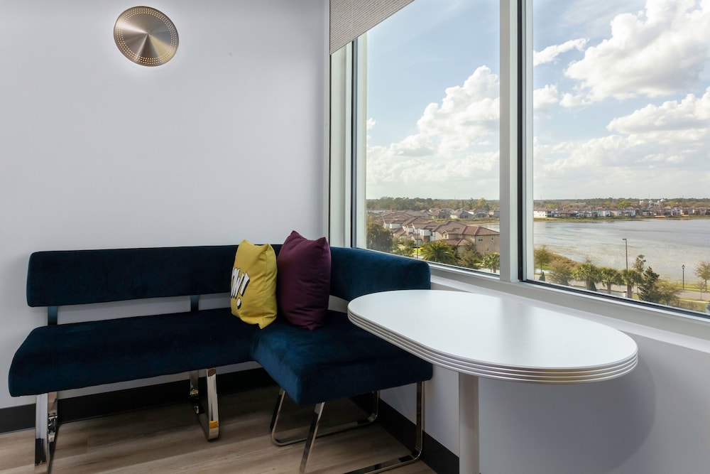 Aloft Orlando Lake Buena Vista 43/49