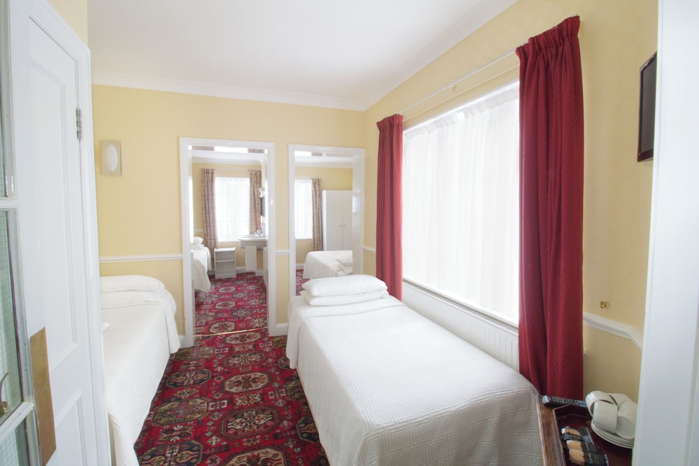 Balmoral House Hotel 11/32