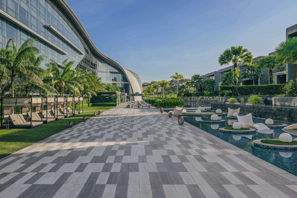 Dusit Thani Laguna Singapore 56/65