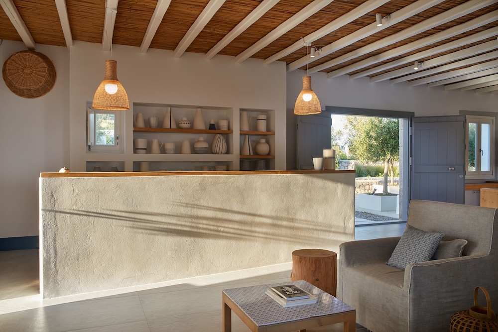 Milos Breeze Boutique Hotel 5/50