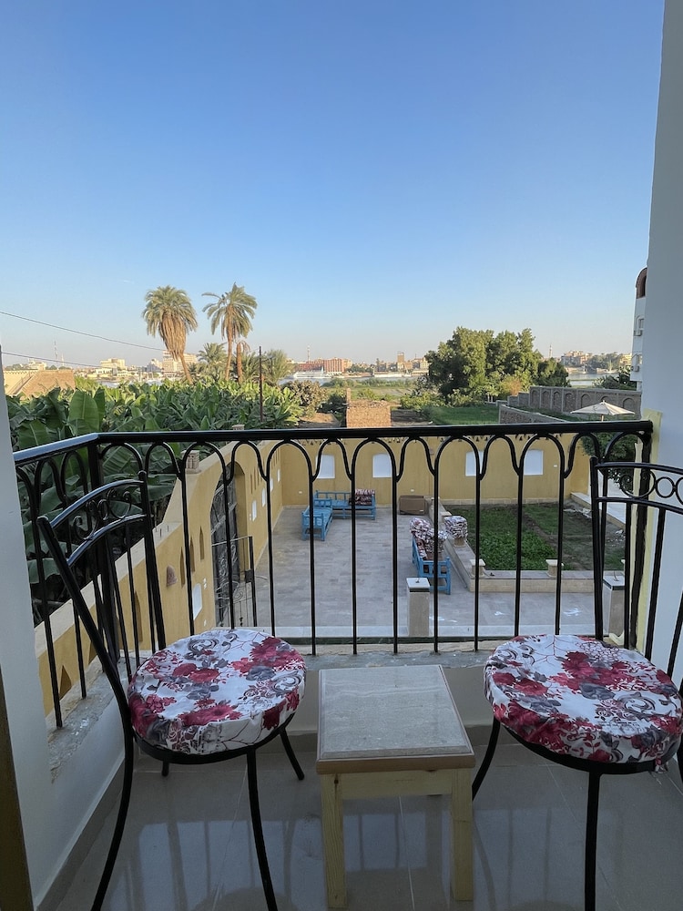 Jewel Of The Valley Howard Carter House 37/50