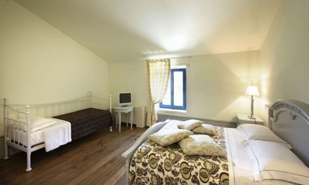 Urbino Resort 12/75