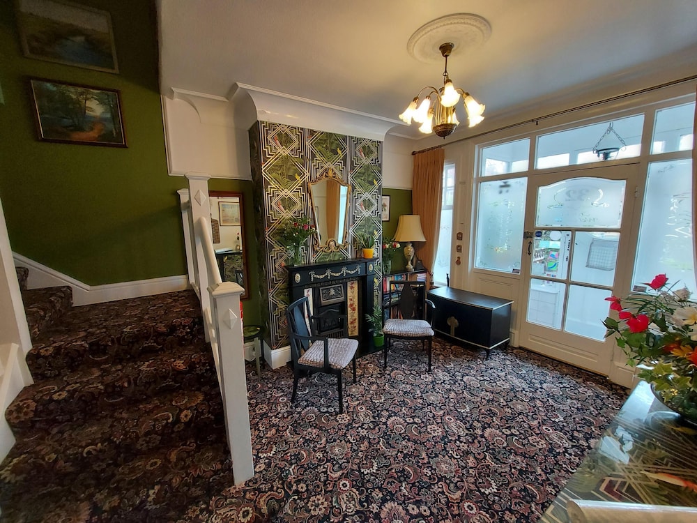 The Hilary Guest House 29/43