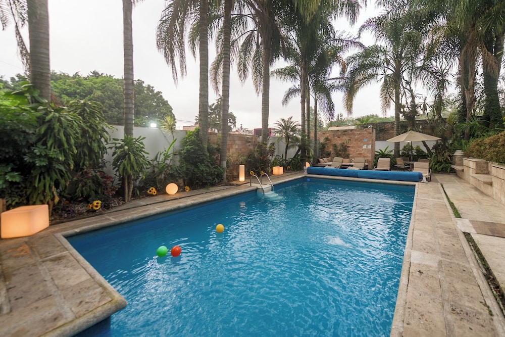 Colombe Hotel Boutique 71/76