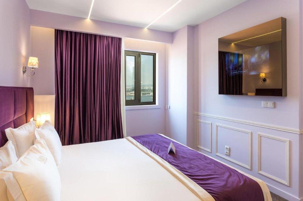 Suite, Triple, Double Bed