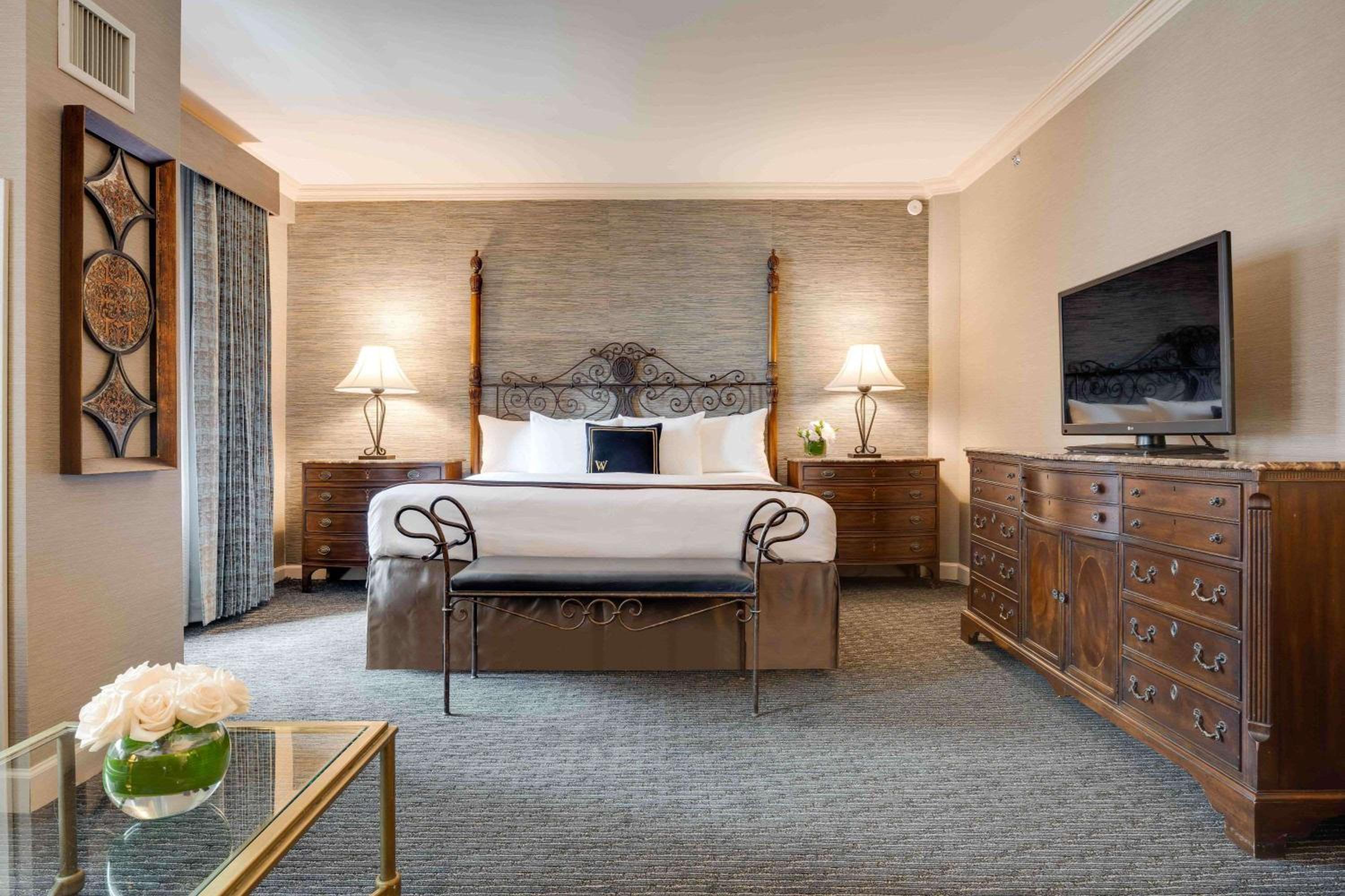 Room at The Whitehall Hotel, BW Premier Collection, CHICAGO - IL