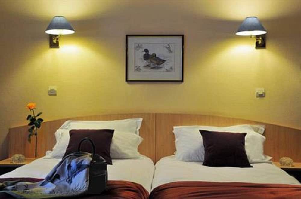 Hotel Kabanel (ex The Originals Paris Gare de l'Est Parisiana) 56/59