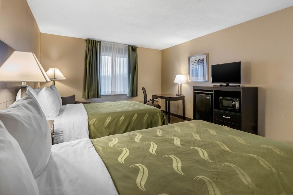 Room, 2 Queen Beds, Smoking