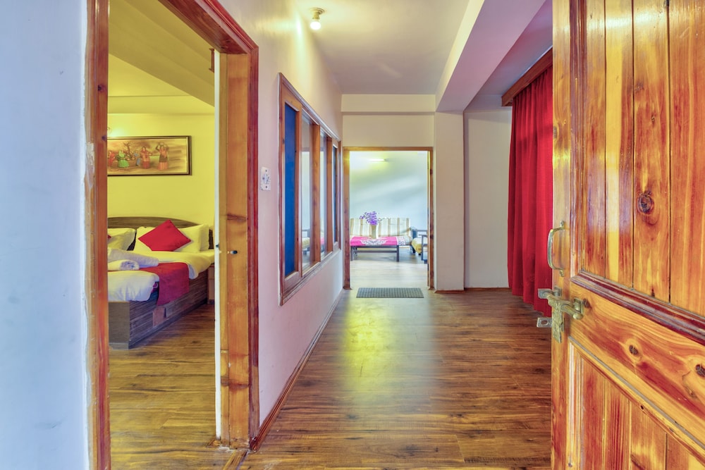 Hotel Monarch Residency 31/50