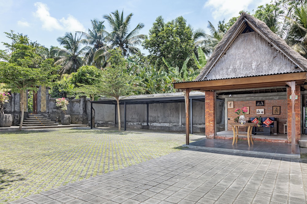 Yana Villas Kemenuh 59/68