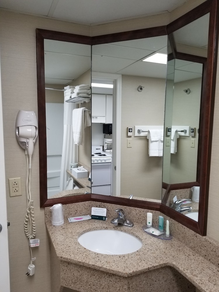 Quality Inn & Suites Ocean City Fenwick 49/52