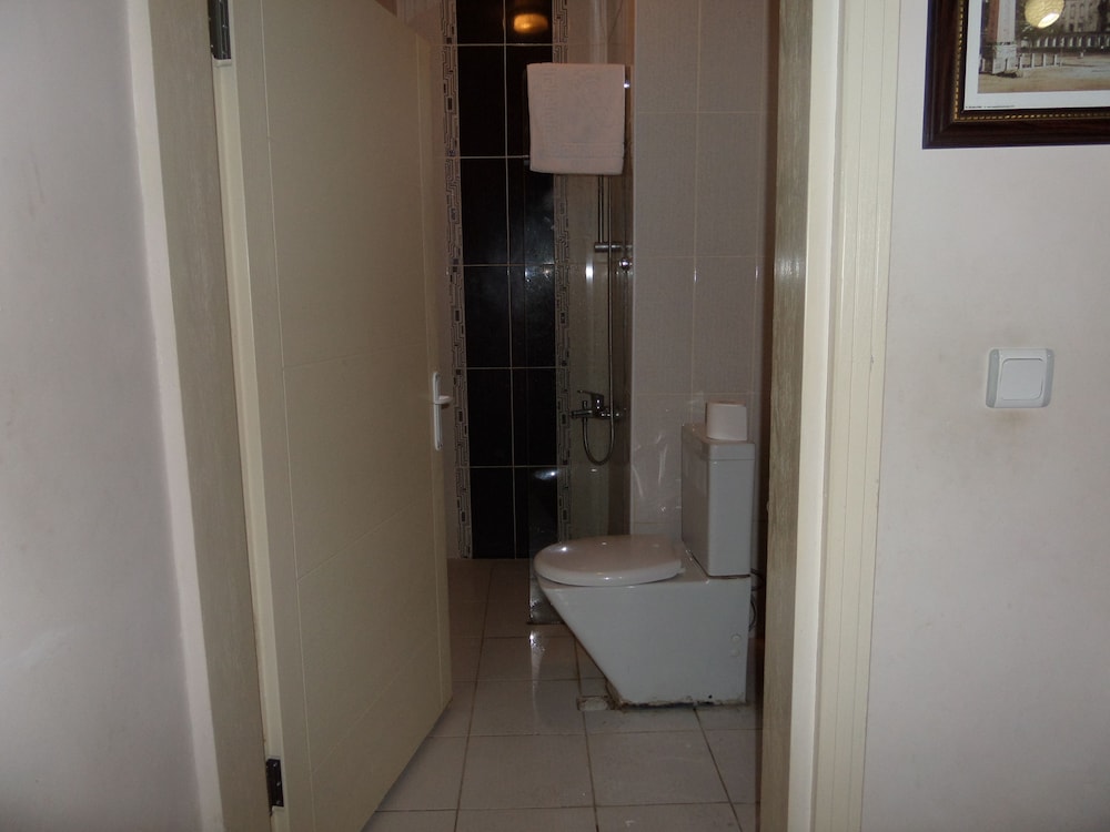 Ercan Inn Hotel 11/62