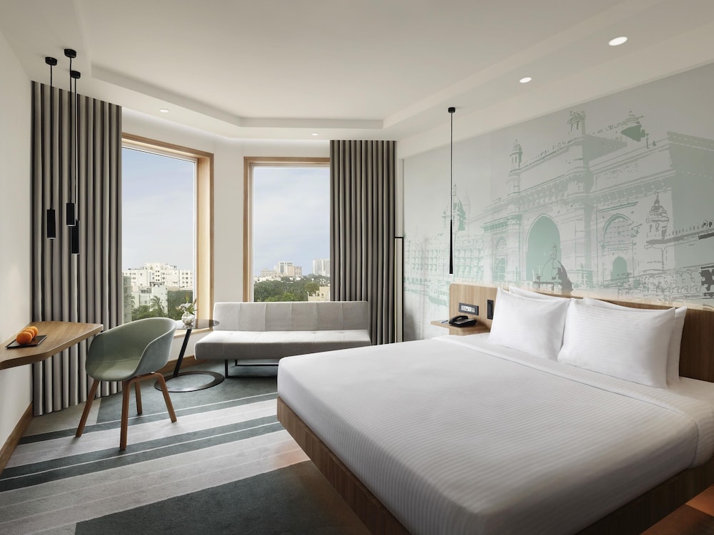 PREMIER, KING BED, CITY VIEW, PREMIER LOUNGE ACCESS, HIGH FLOOR