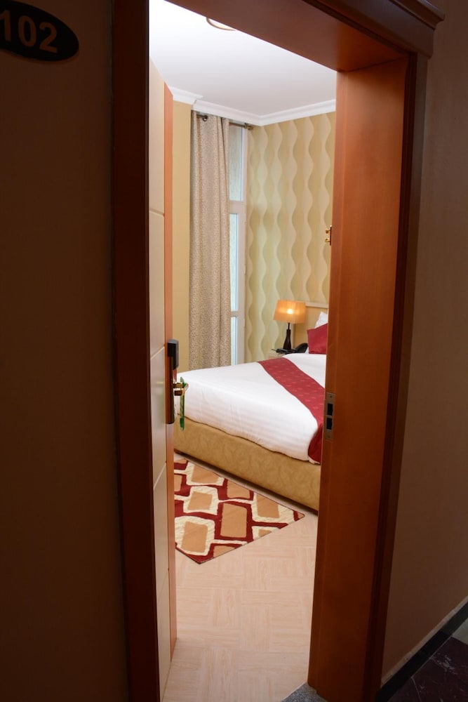 Medal Hotel 30/50
