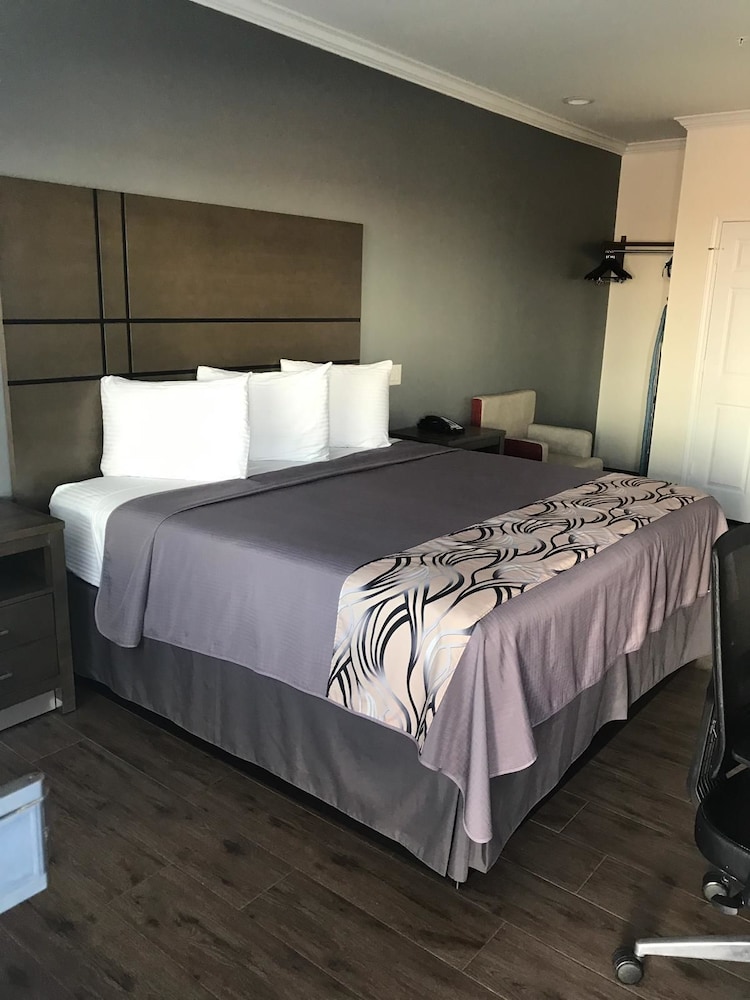 Americas Best Value Inn 8/51