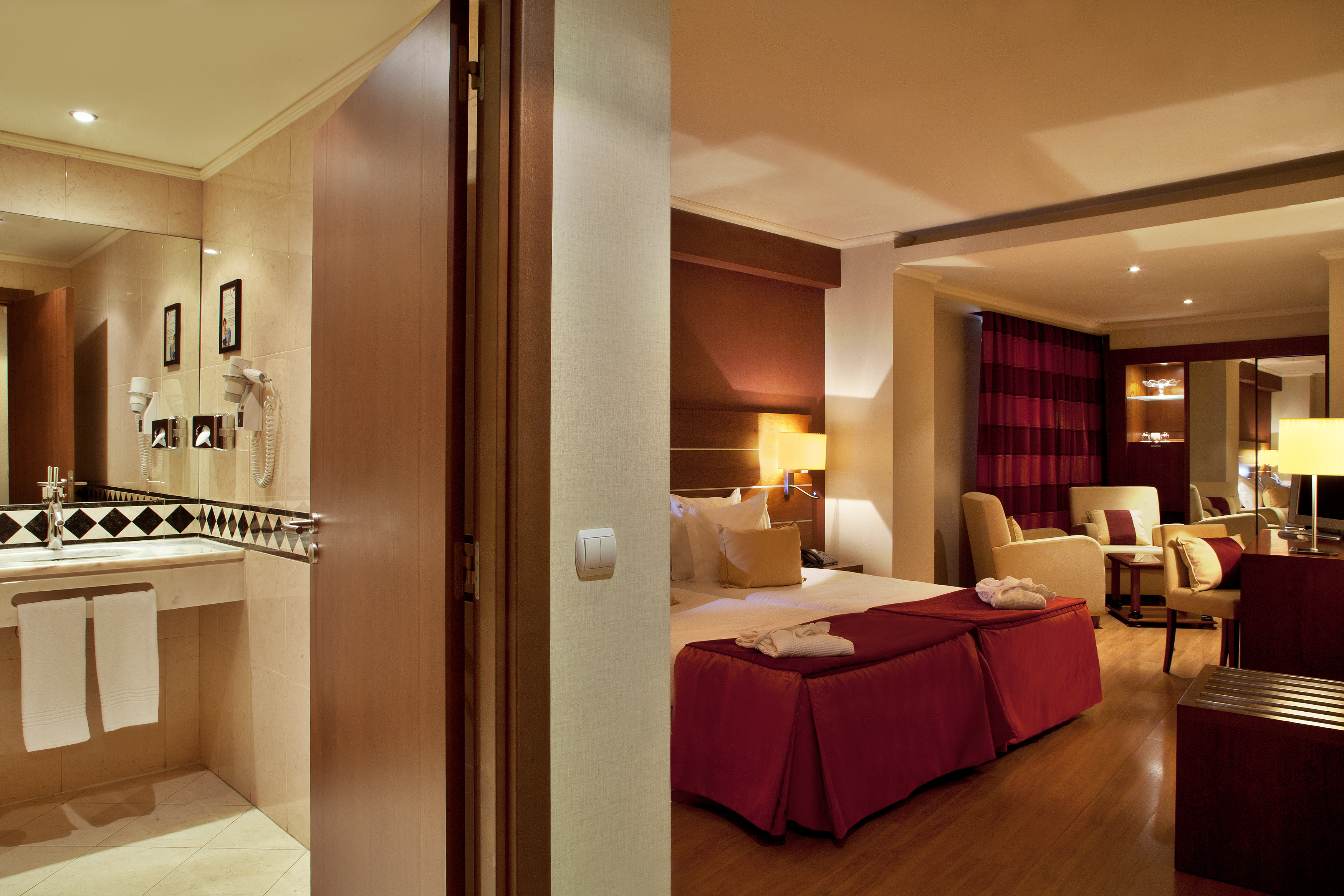 Standard, Double or Twin Bed