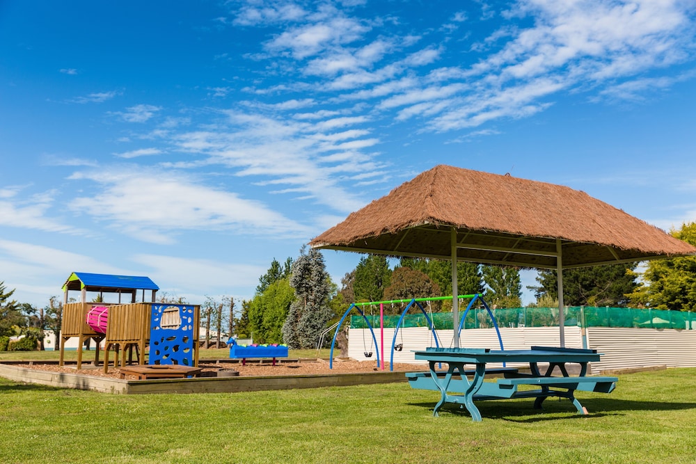 North South Holiday Park 7/72