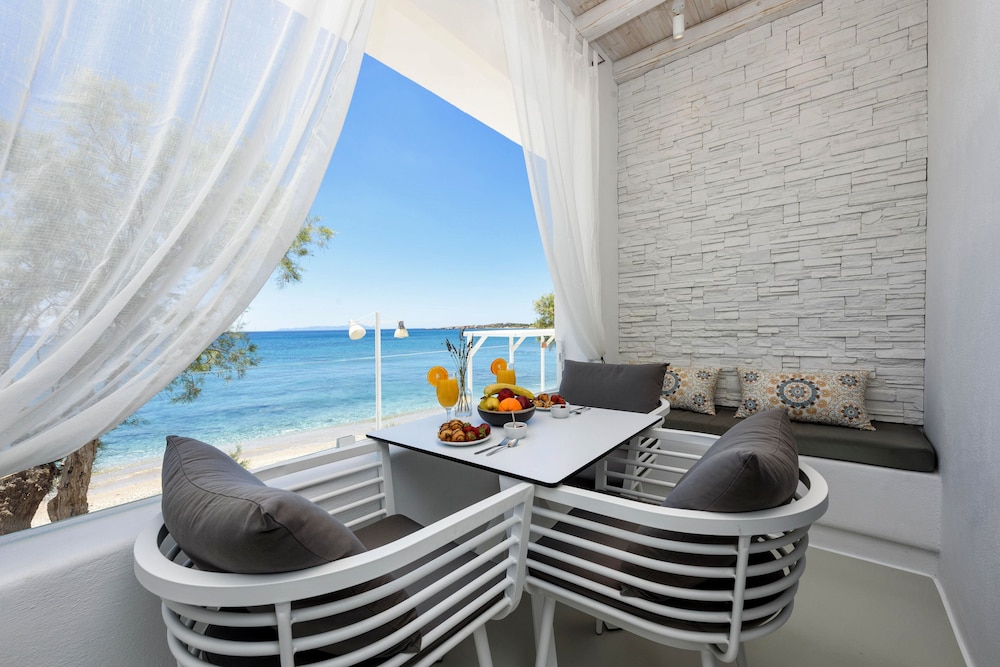 Blue Waves Suites & Apartments - To Kyma 41/49