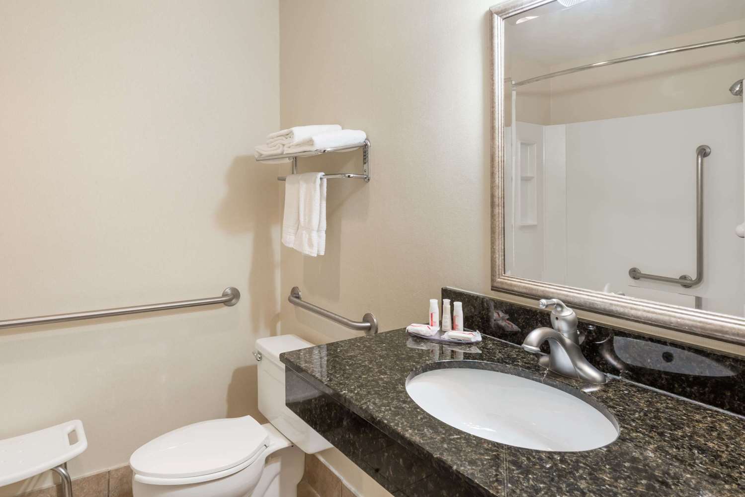 Baymont By Wyndham Indianapolis South 38/40