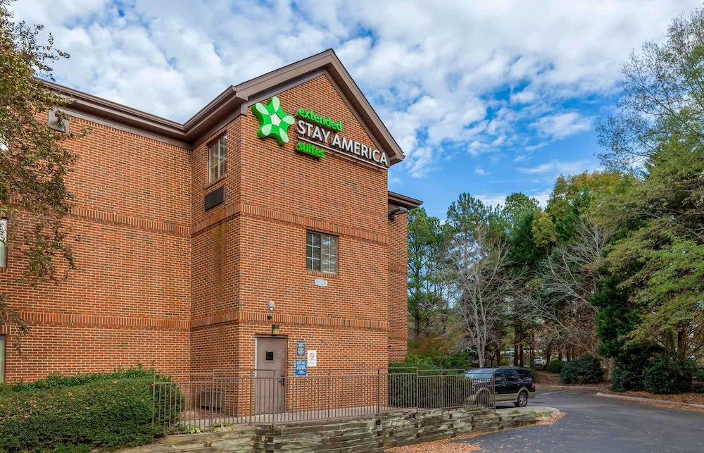Extended Stay America-Raleigh-North Raleigh-Wake Towne Drive 6/51