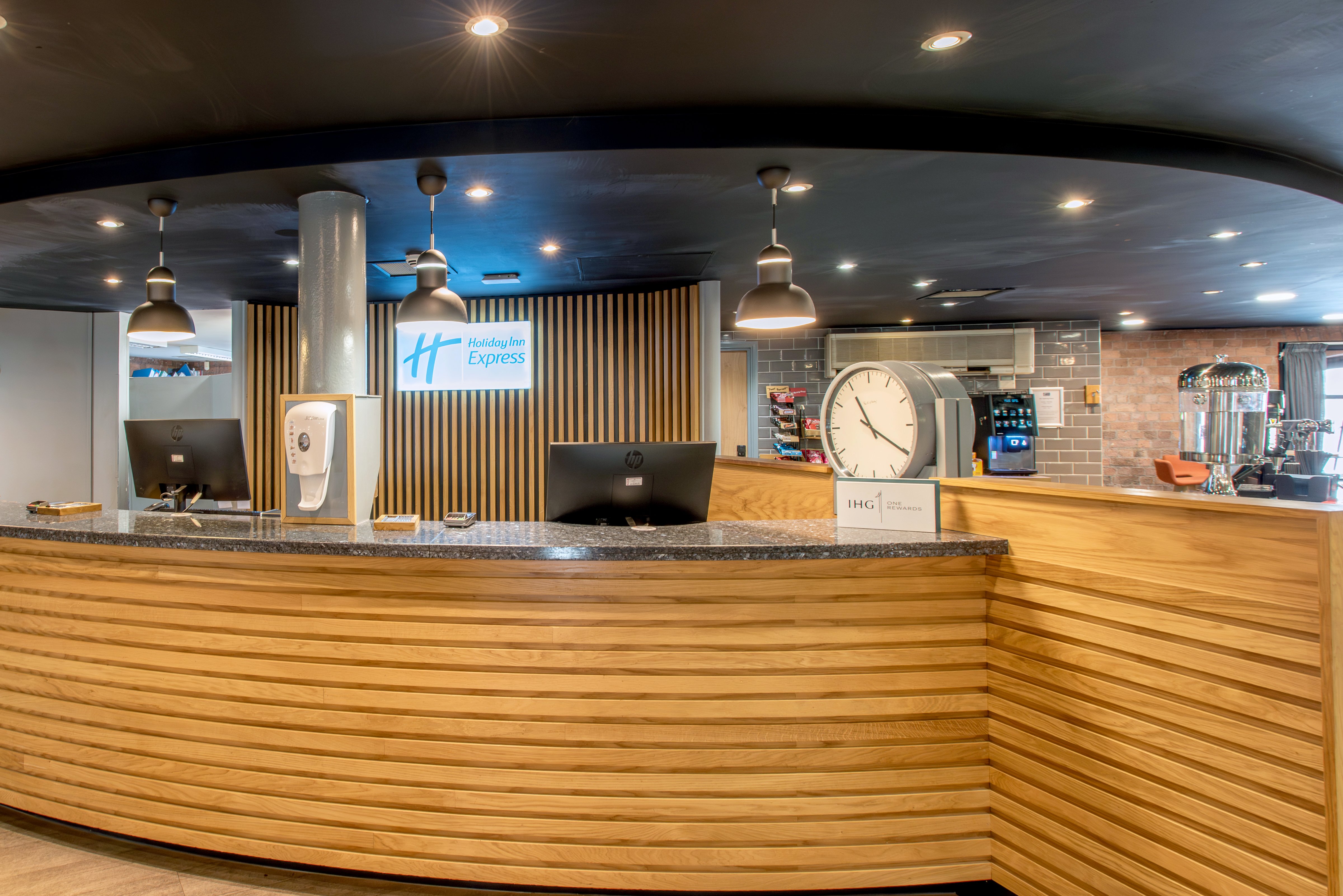 Holiday Inn Express Liverpool Royal Albert Dock 14/76