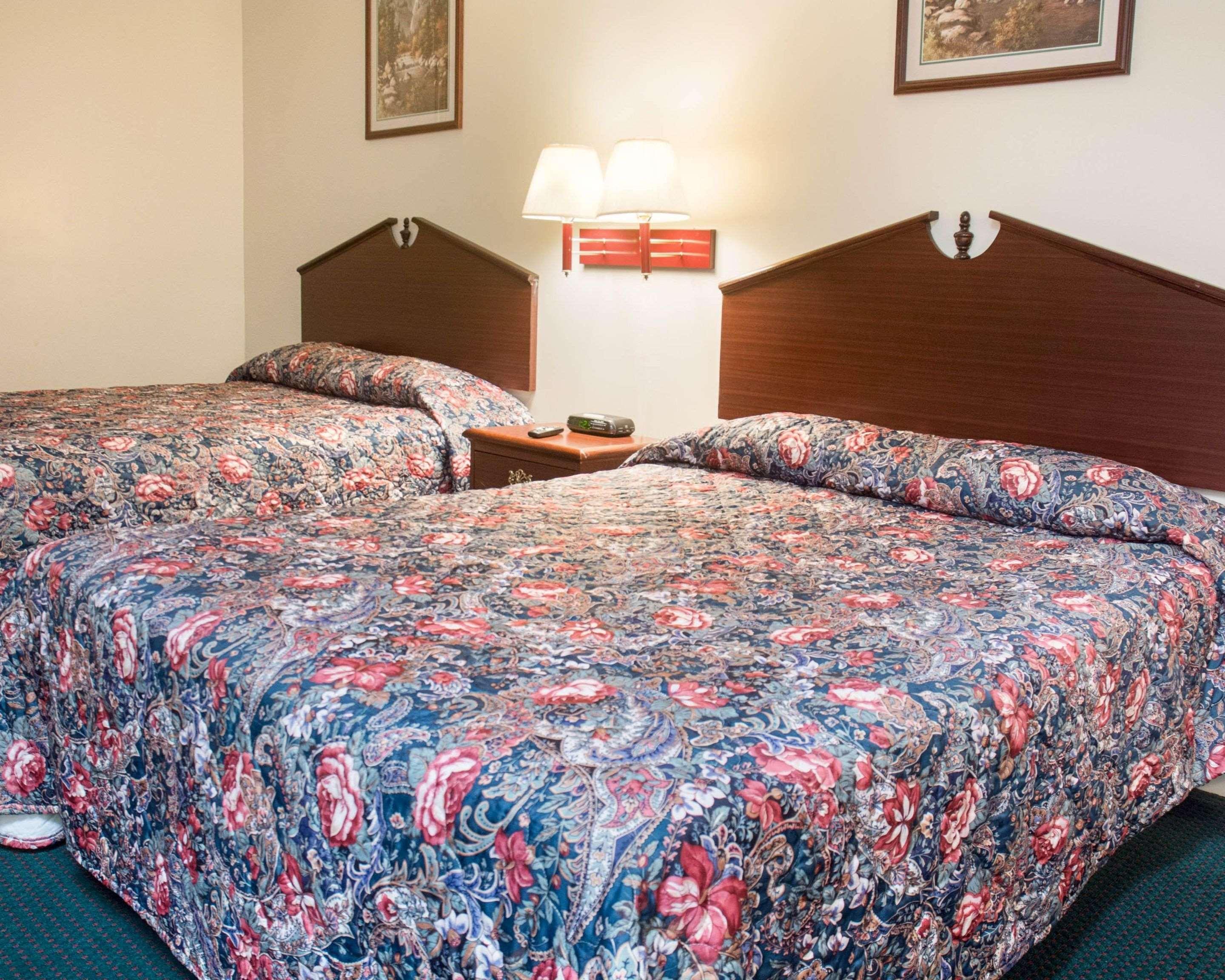 Rodeway Inn &amp; Suites Williamsburg 13/26