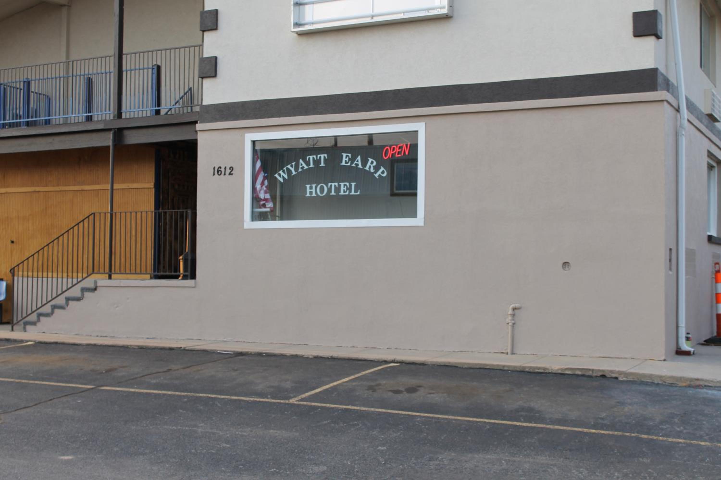 KNIGHTS INN DODGE CITY 28/38