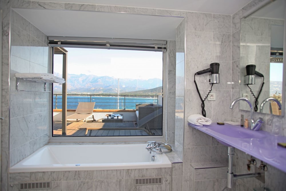 Hotel Balanea 32/33