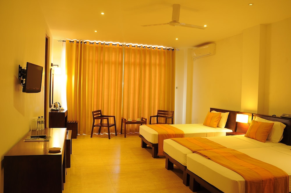 Oak Ray Regency Hotel 10/40