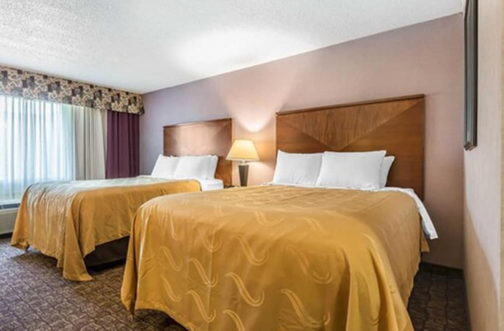 Hotel Hamburg NY 27/55