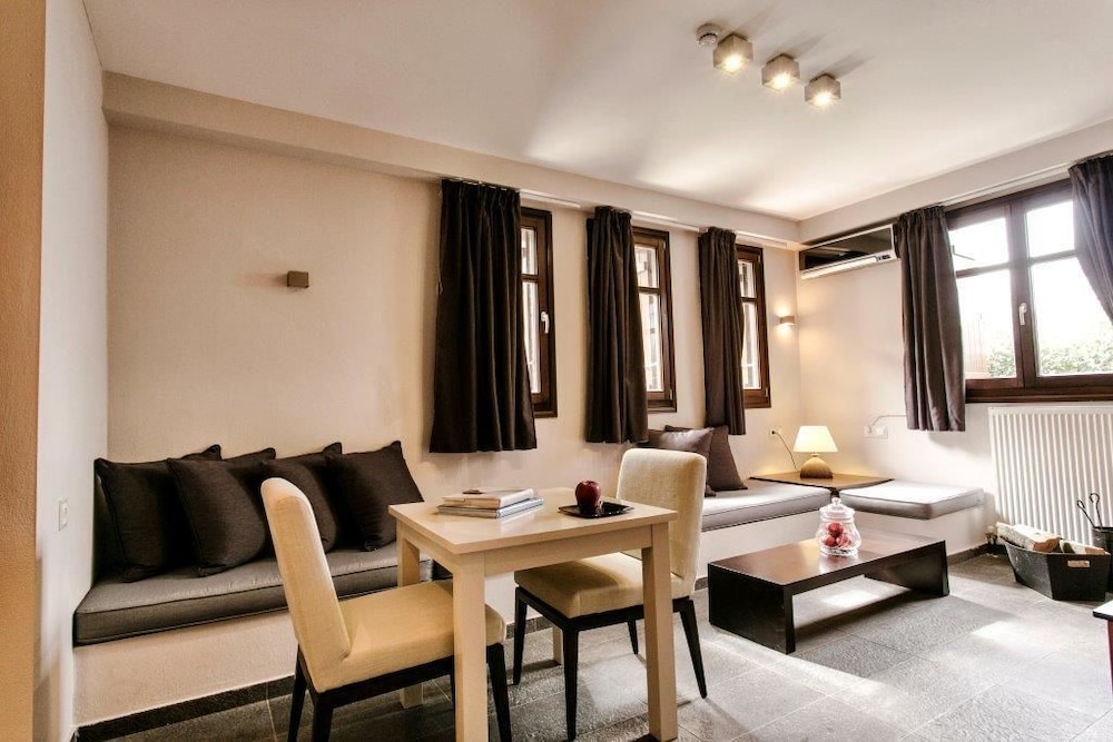 12 Months Luxury Resort 65/88