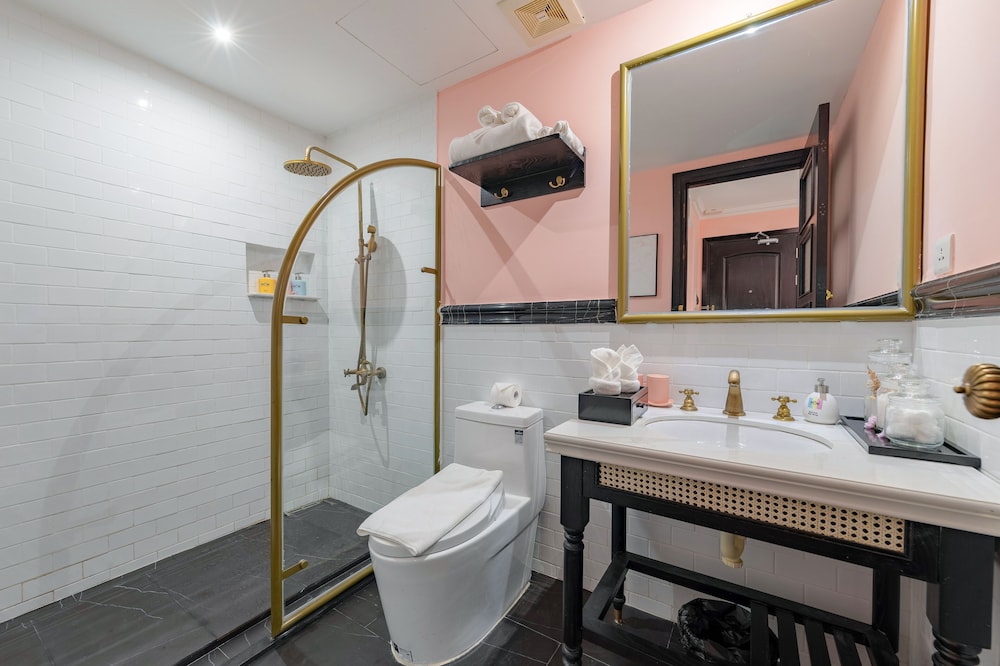 The Now Boutique Hotel 45/50