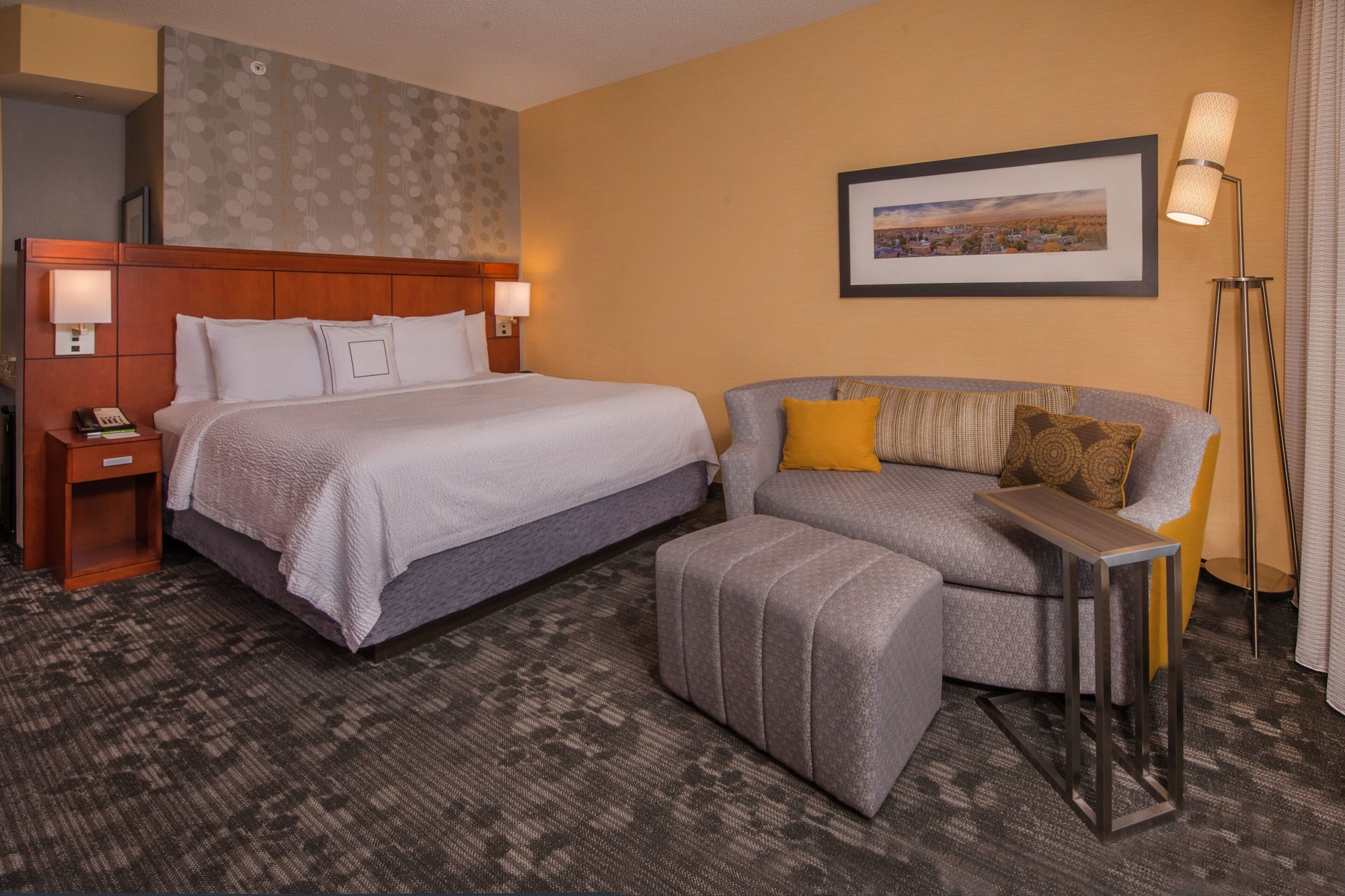 ROOM, KING BED, SOFA