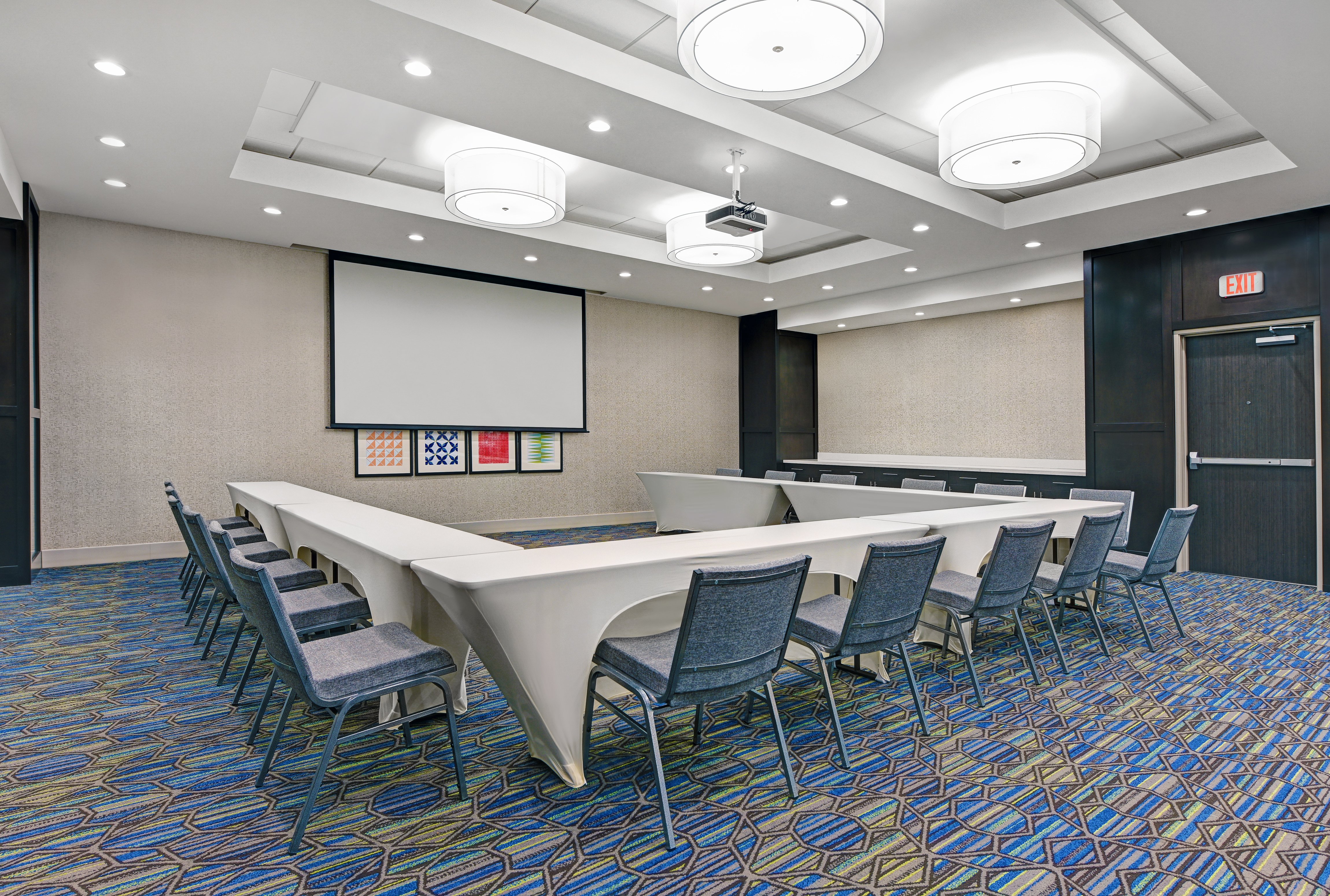 Holiday Inn Express Suites Houston W Memorial City Area 28/39