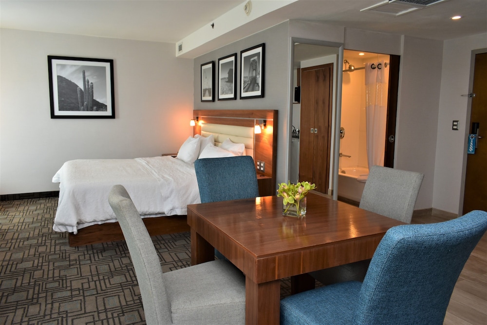 Hampton Inn by Hilton Hermosillo 34/46