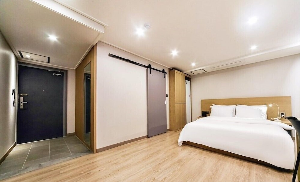 Centro Tourist Hotel 11/50