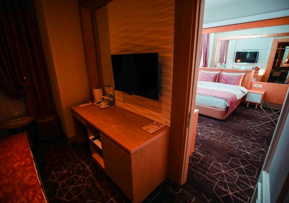 Regal Inn Hotel 41/50