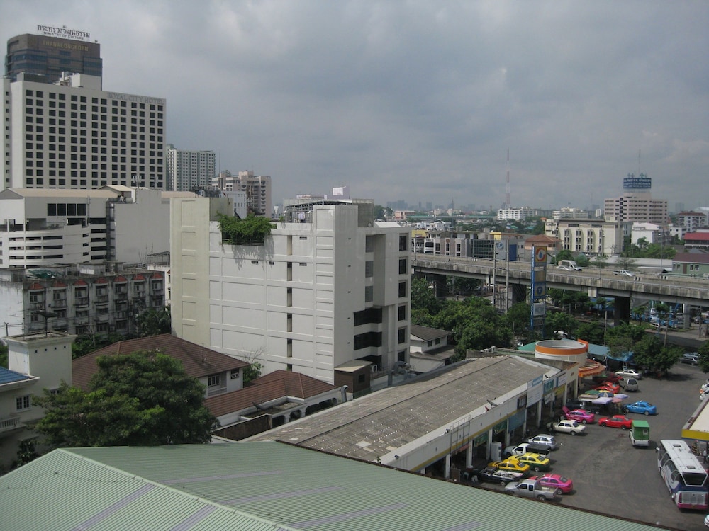KOMOL RESIDENCE BANGKOK 54/65
