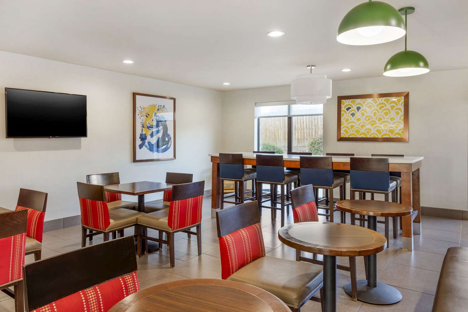 Comfort Suites Whitsett - Greensboro East Whitsett NC 38/41