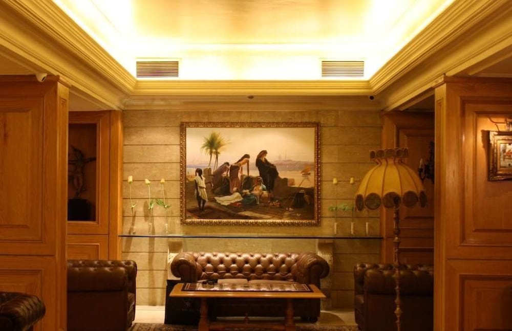Grand Hotel Beirut 16/20