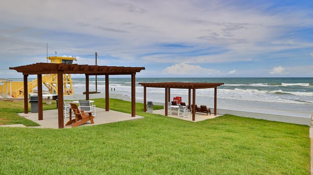 Driftwood Resort 67/70