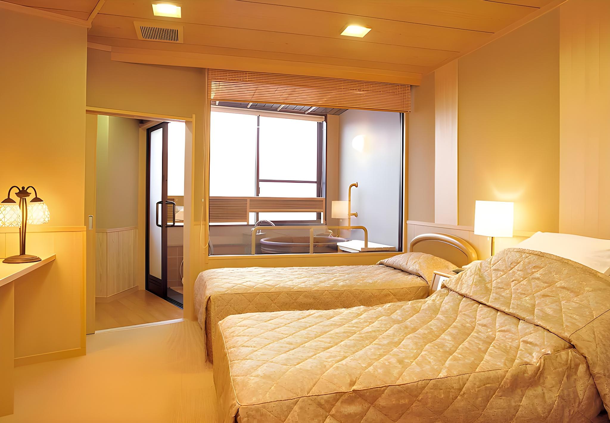 Japanese Western, Adjoining, Twin Beds, Lake View, Bathtub