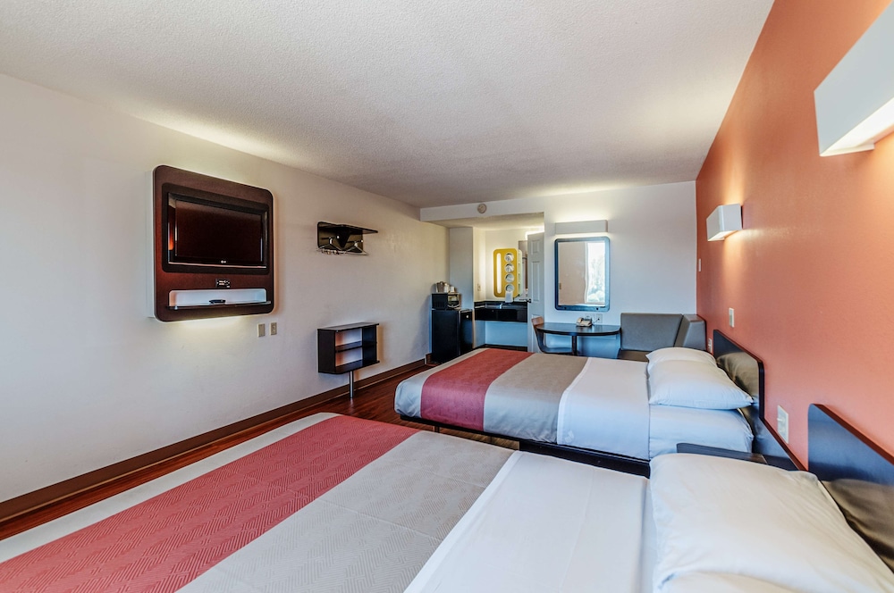 Motel6 Martinsburg, WV 16/42