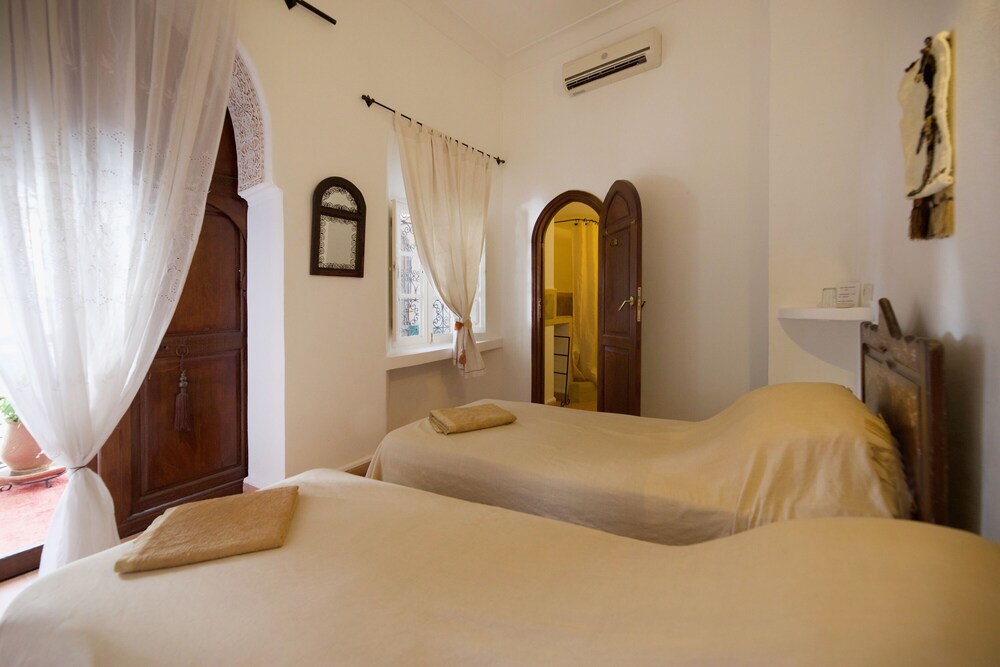 Riad Noor Charana 14/50