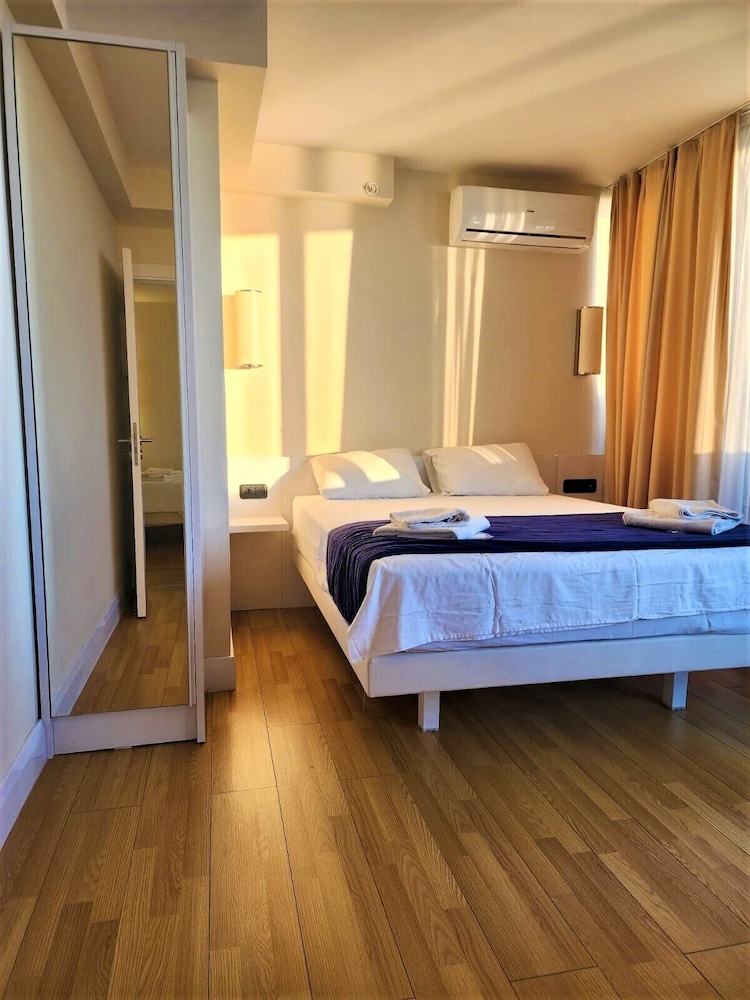 Orbi City Hotel Official 54/63