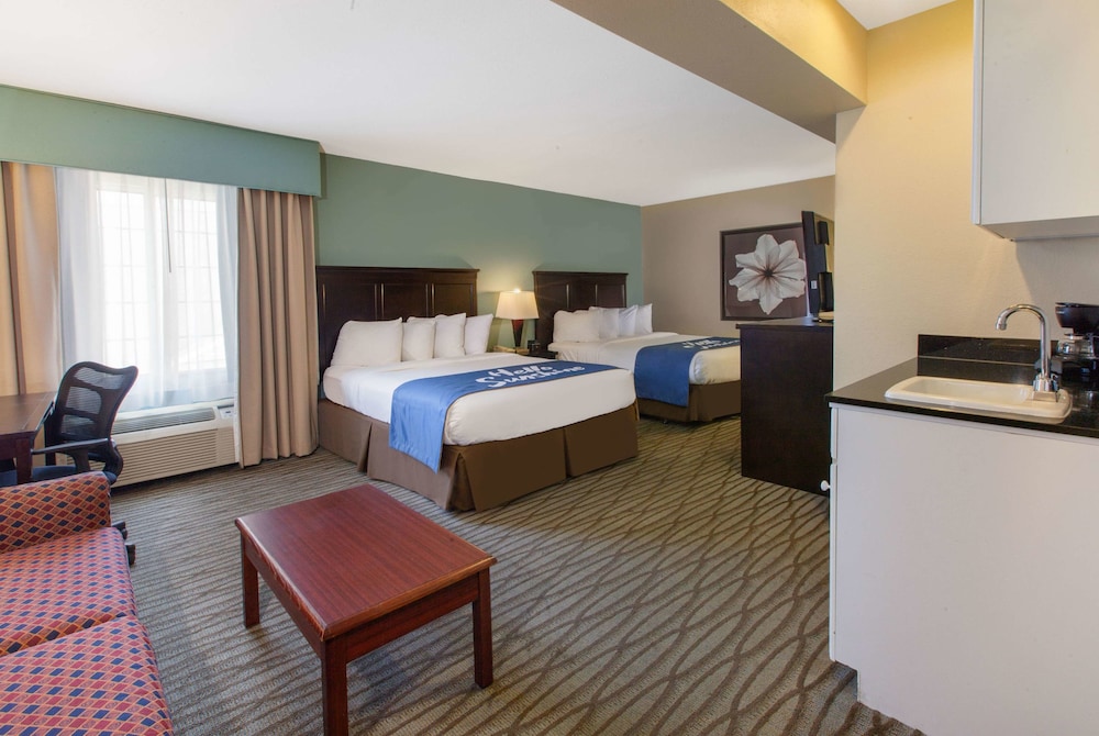 Days Inn by Wyndham Petoskey 19/31
