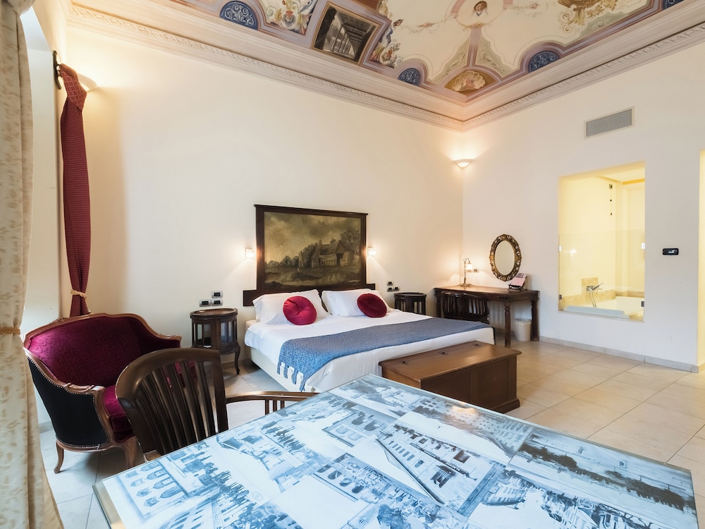 Vogue Hotel 30/70