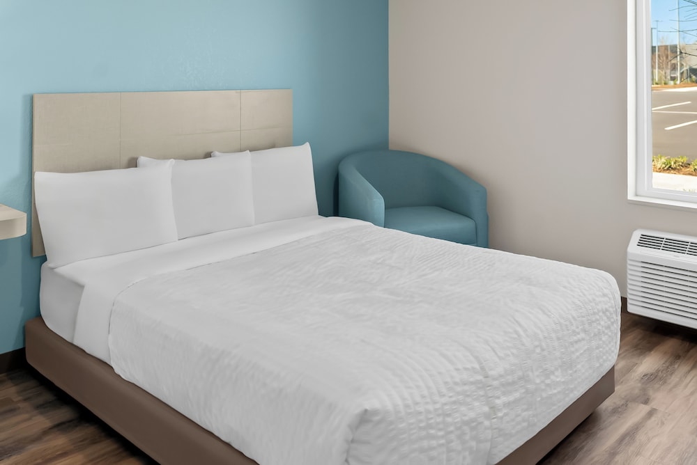 Efficiency, Queen Bed